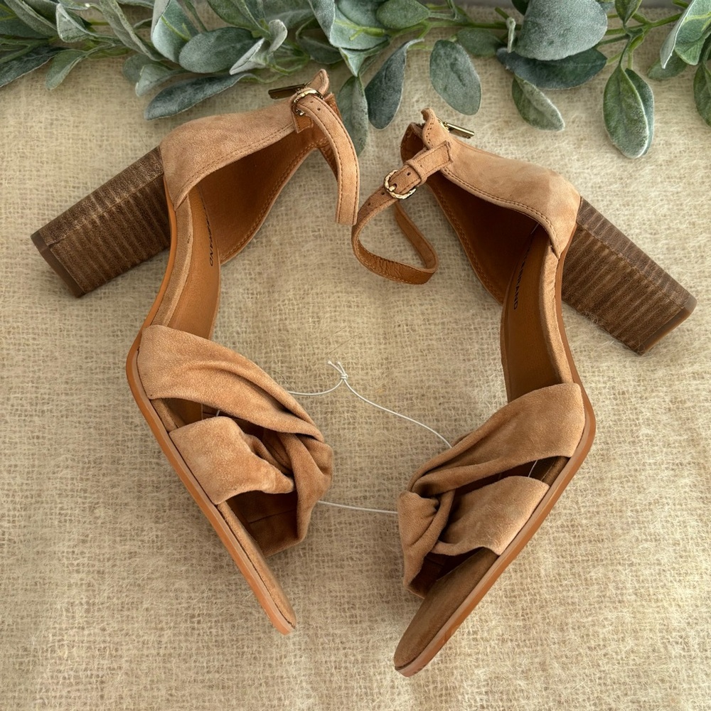 Lucky Brand Nacito suede leather heels women 9.5 back zip tan nude